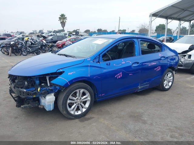 Chevrolet CRUZE LT 2019 1G1BE5SM6K7121920 Image 2