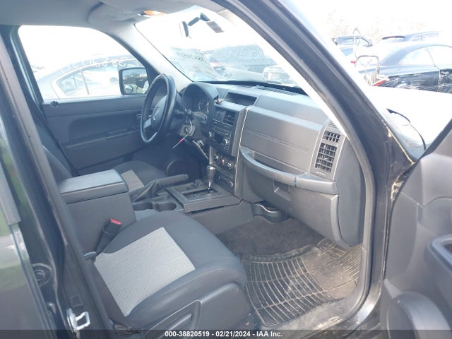 38820519 :رقم المزاد ، 1J4PN2GK4AW128012 vin ، 2010 Jeep Liberty Sport مزاد بيع