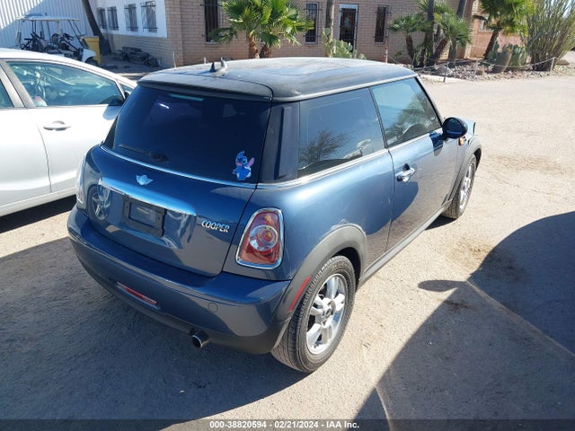 2011 MINI COOPER WMWSU3C50BT252898 Photo 3