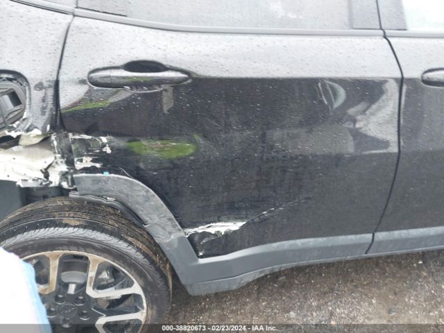 3C4NJCCB2JT165280 Jeep Compass Limited Fwd