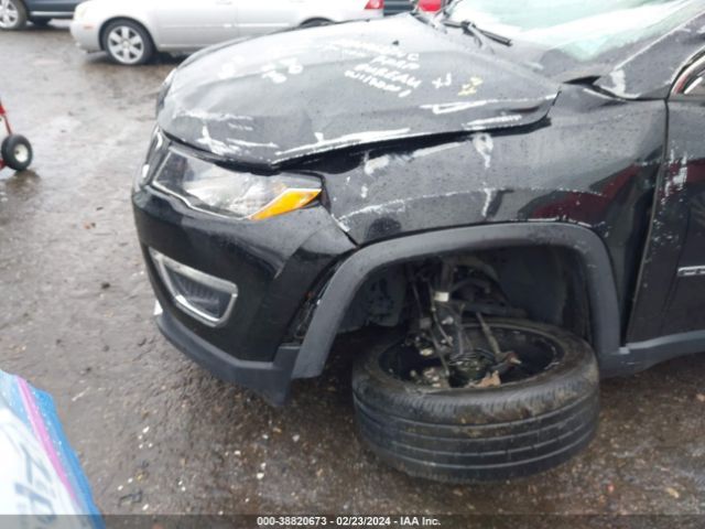 3C4NJCCB2JT165280 Jeep Compass Limited Fwd