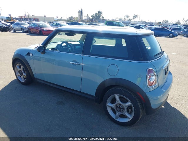 2013 MINI HARDTOP WMWSU3C58DT684321 Photo 2