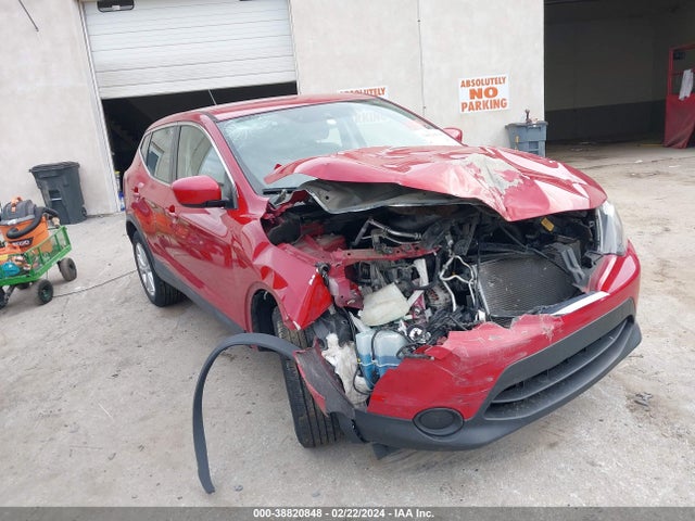 Nissan Rogue Sport S 2017 JN1BJ1CR8HW132487 main image