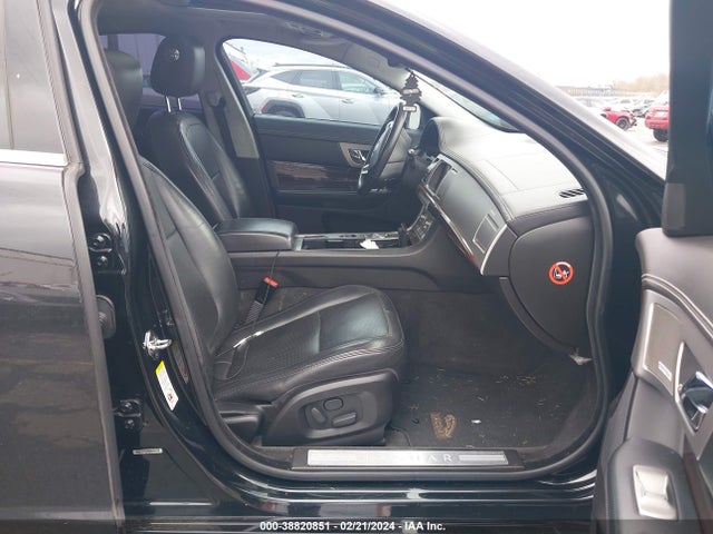 2010 JAGUAR XF SAJWA0GB7ALR61629 Photo 4