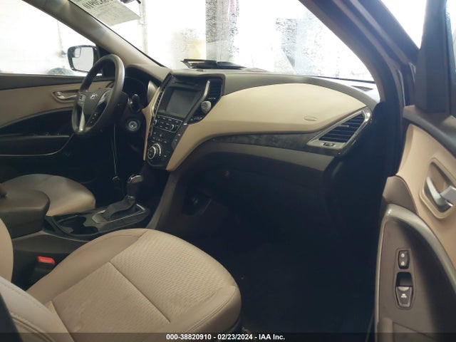 Продажа на аукционе авто 2017 Hyundai Santa Fe Sport 2.4l, vin: 5XYZUDLB0HG425403, номер лота: 38820910