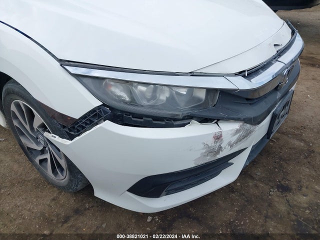Honda Civic Lx 2018 2HGFC4B53JH304620 Image 17