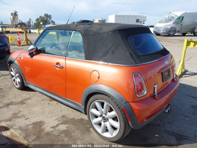 2006 MINI COOPER S WMWRH33576TK57430 Photo 2