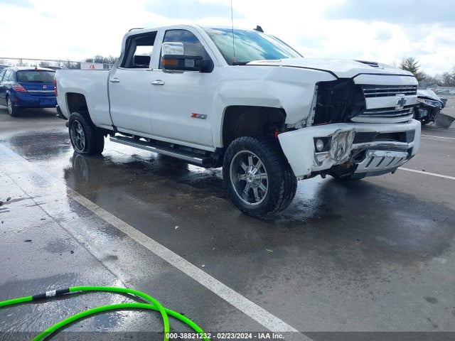 2017 1GC1KWEY0HF238911 main image