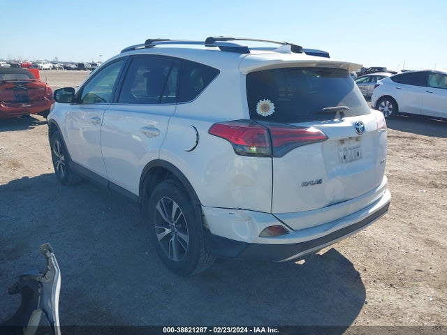 Toyota Rav4 Xle 2016 JTMWFREV2GJ079953 Image 3