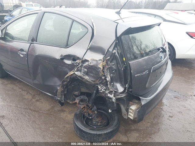 Toyota Prius C Two 2014 JTDKDTB36E1575288 Image 6