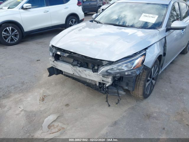 1N4BL4DW8NN311942 Nissan Altima Sv Intelligent Awd