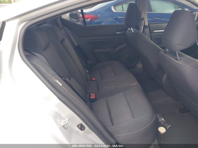 1N4BL4DW8NN311942 Nissan Altima Sv Intelligent Awd
