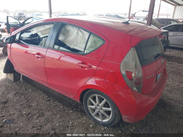 Toyota Prius C Three 2014 JTDKDTB31E1079749 Image 3