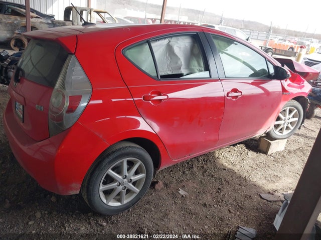 Toyota Prius C Three 2014 JTDKDTB31E1079749 Image 4