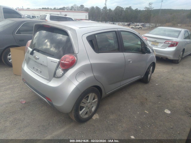 Chevrolet Spark 1lt Auto 2014 KL8CD6S99EC426736 Image 4