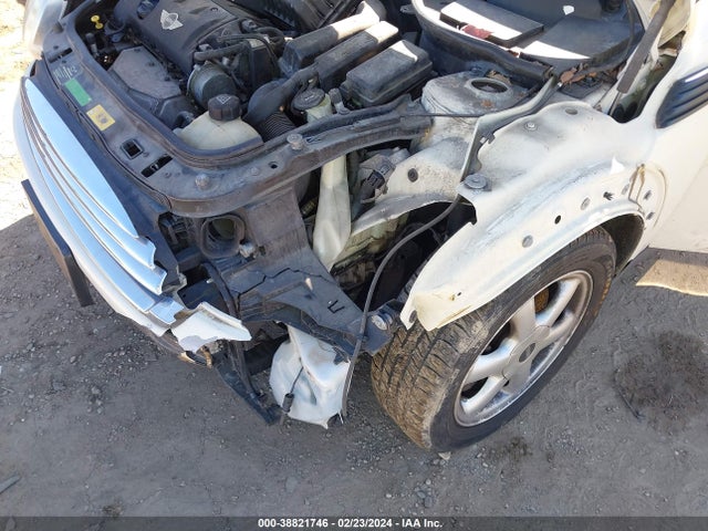 2010 MINI COOPER WMWMF3C53ATZ64615 Photo 5