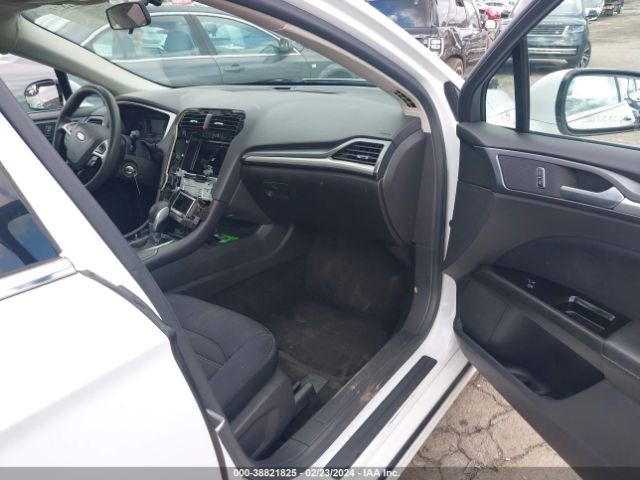 1FA6P0H77E5403013 Ford FUSION SE