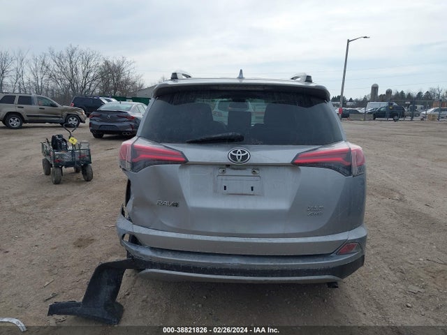 Toyota Rav4 Xle 2018 JTMRFREV0JD230341 Image 16