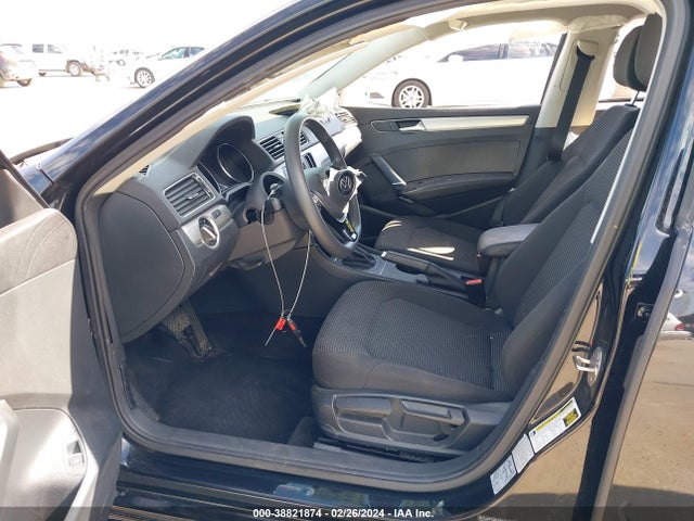 1VWAT7A34GC009836 Volkswagen Passat 1.8t S