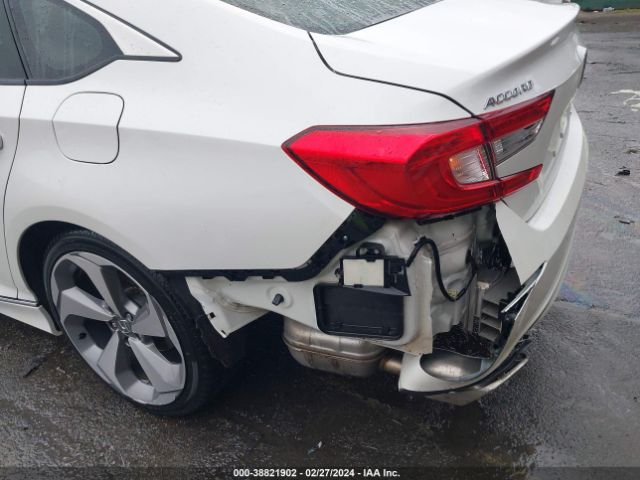 1HGCV2F95JA036392 Honda Accord Touring 2.0t