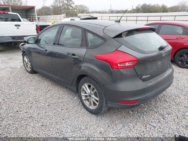 Ford FOCUS SE 2017 1FADP3K28HL216837 Image 3