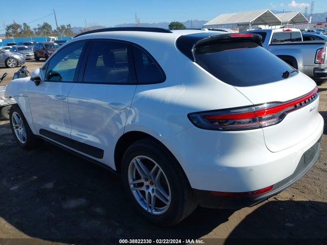 2021 PORSCHE MACAN WP1AA2A58MLB13768 Photo 2