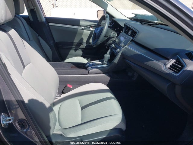 Honda Civic Lx 2018 2HGFC2F53JH608688 Image 5