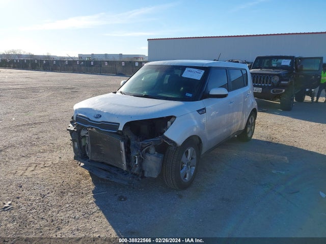 KIA Soul 2018 KNDJN2A28J7896414 Image 2