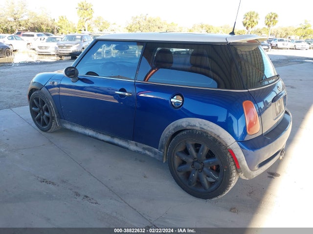 2003 MINI COOPER S WMWRE33433TD58558 Photo 2