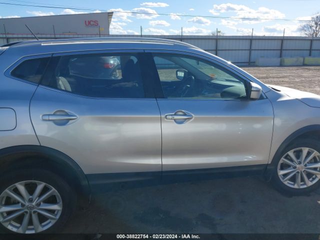 JN1BJ1CP9HW014575 Nissan Rogue Sport Sv