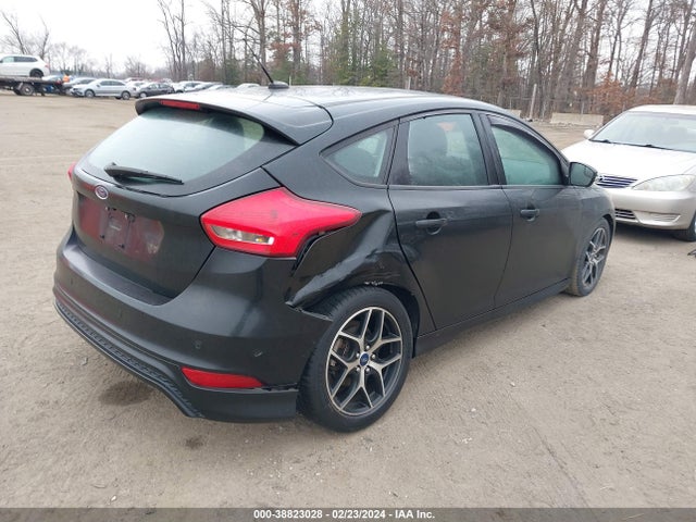 Ford FOCUS SE 2015 1FADP3K2XFL338418 Image 4