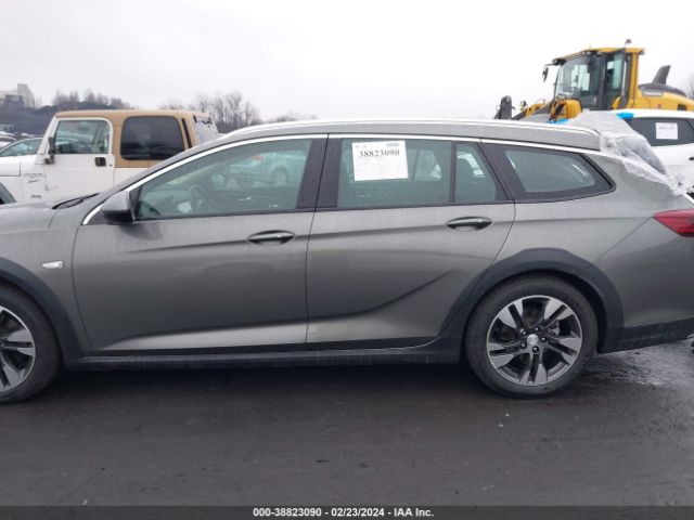 W04GU8SXXJ1068985 Buick Regal Tourx Preferred