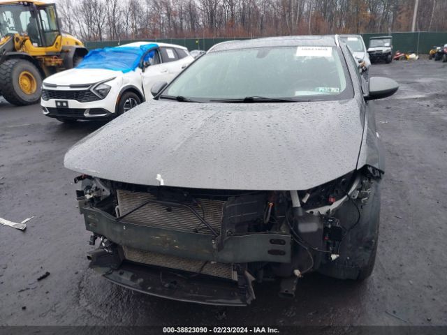 W04GU8SXXJ1068985 Buick Regal Tourx Preferred