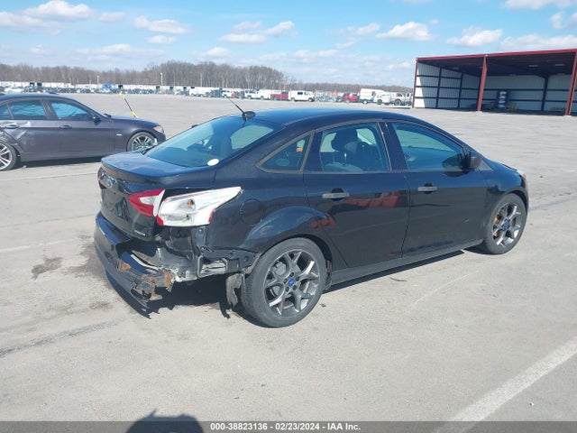 Ford FOCUS S 2014 1FADP3E27EL405115 Image 4