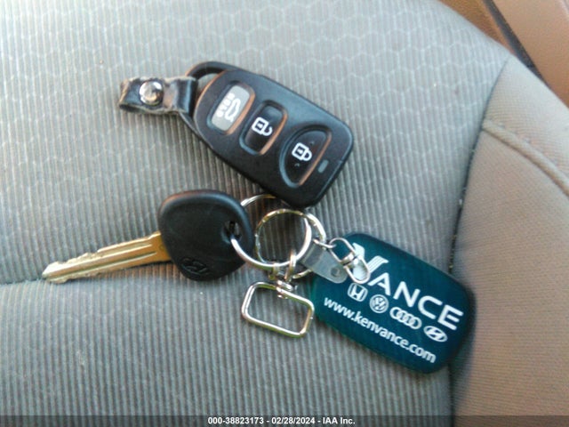 Hyundai ELANTRA SE 2018 5NPD74LF8JH288066 Image 11