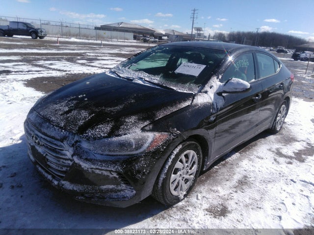 Hyundai ELANTRA SE 2018 5NPD74LF8JH288066 Image 2