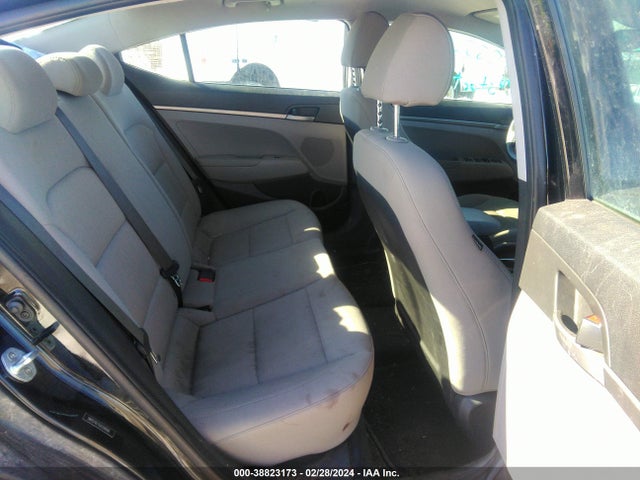 Hyundai ELANTRA SE 2018 5NPD74LF8JH288066 Image 8