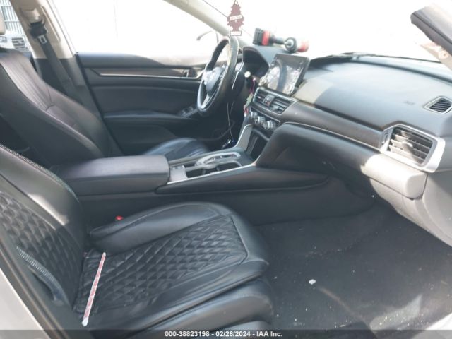 1HGCV2F9XJA049915 Honda Accord Touring 2.0t