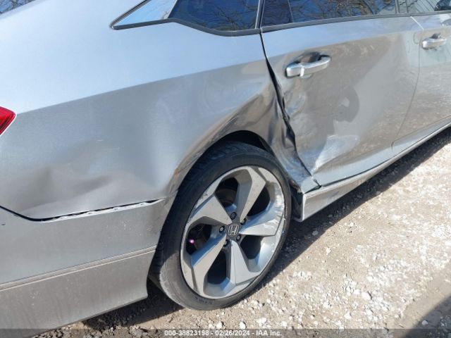 1HGCV2F9XJA049915 Honda Accord Touring 2.0t