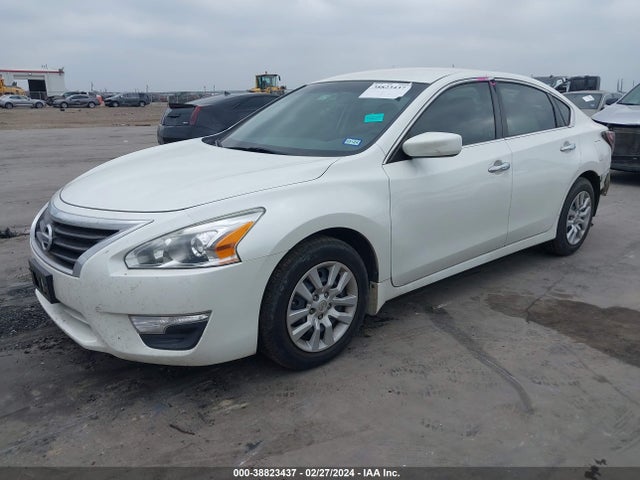 Nissan Altima 2.5 S 2014 1N4AL3AP6EN205427 Image 2