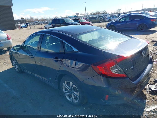 Honda Civic Lx 2018 2HGFC2F58JH579480 Image 3