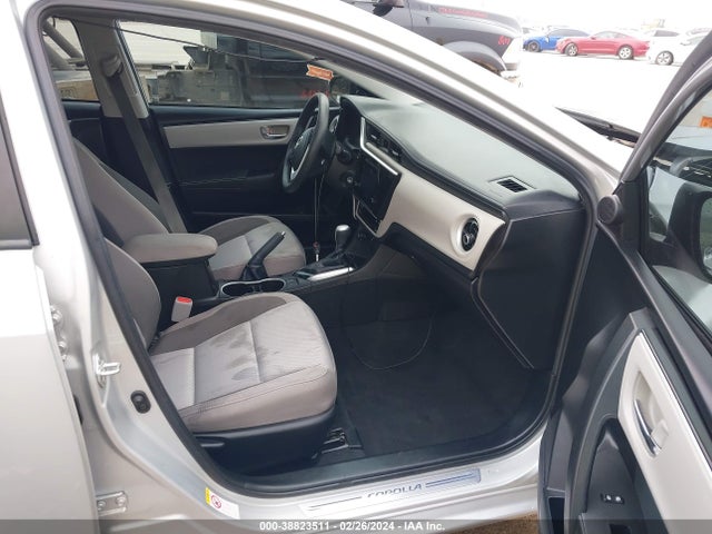 Toyota COROLLA LE 2018 5YFBURHE2JP809718 Image 5