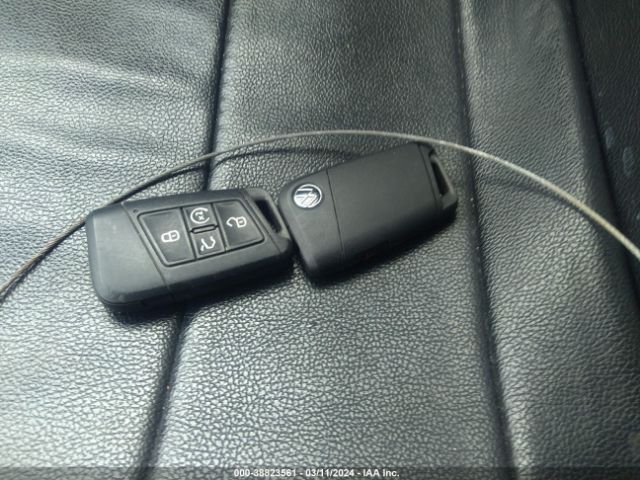 3VV8B7AX0NM145515 Volkswagen Tiguan 2.0t Se R-line Black