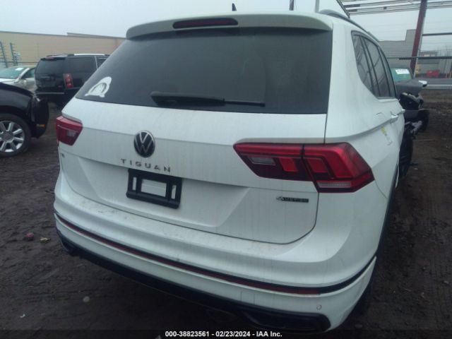 3VV8B7AX0NM145515 Volkswagen Tiguan 2.0t Se R-line Black