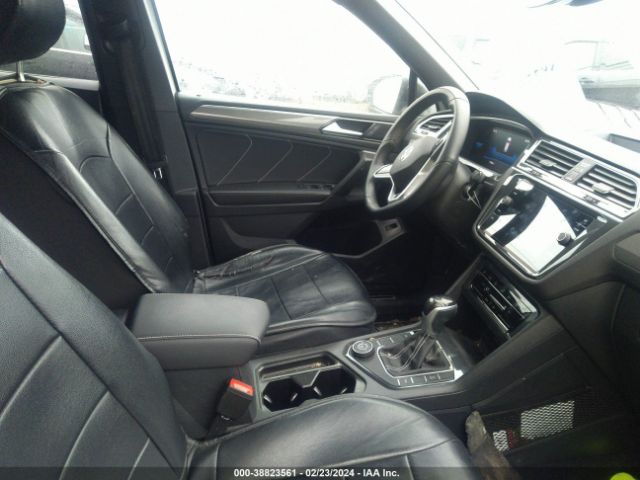 3VV8B7AX0NM145515 Volkswagen Tiguan 2.0t Se R-line Black