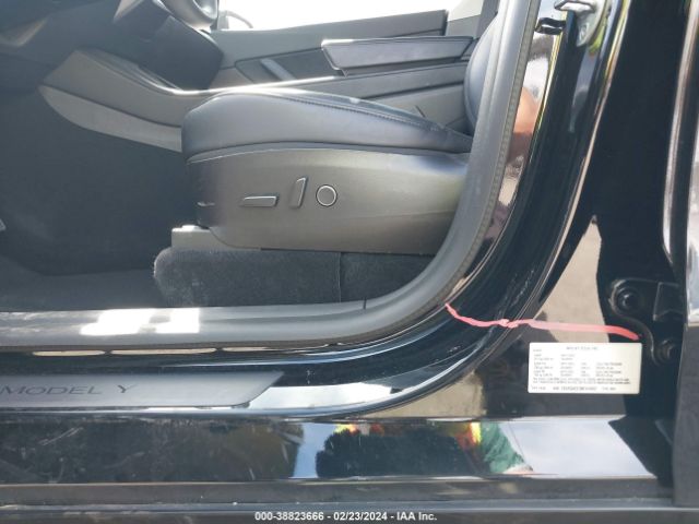 7SAYGAEE3NF416497 Tesla Model Y Long Range Dual Motor All-wheel Drive