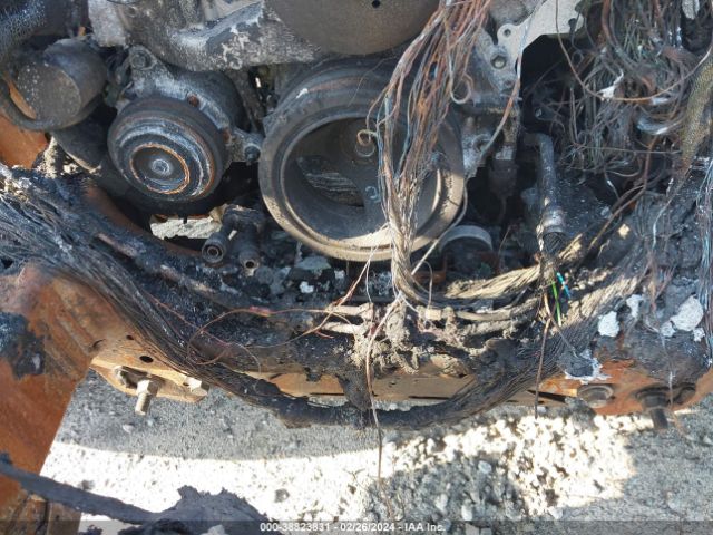 3GCPYFED6NG161011 Chevrolet Silverado 1500 Ltd 4wd  Short Bed Lt Trail Boss