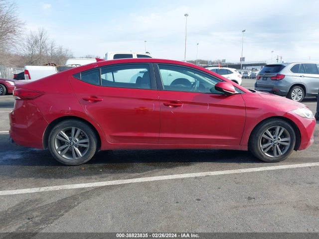 Hyundai ELANTRA SEL 2018 5NPD84LF2JH239460 Image 13