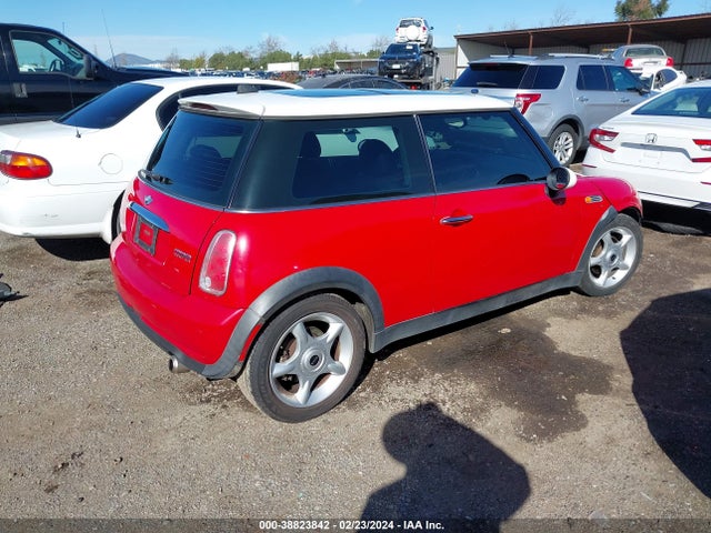 2005 MINI COOPER WMWRC33565TJ71328 Photo 3