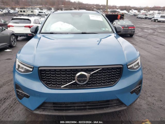 YV4L12UW1P2092140 Volvo Xc40 B5 Plus Dark Theme